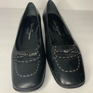 Women’s Salvatore Ferragamo black heels bow 8 1/2B